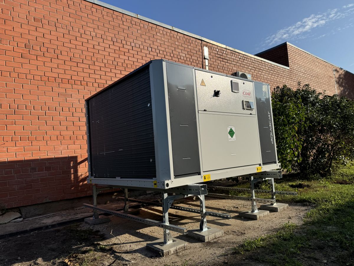 Improving energy efficiency in the company's buildings by reducing electricity consumption for heating and increasing the energy efficiency of heating substations (project No. PIET-EE2-95 and project No. PIET-EE2-96).